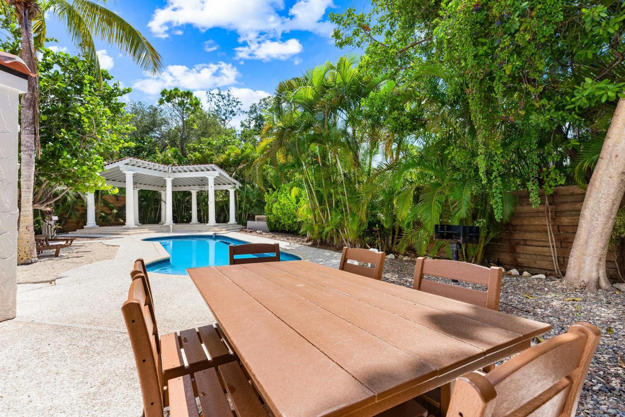 Crescent Beach Villas Siesta Key Exterior photo
