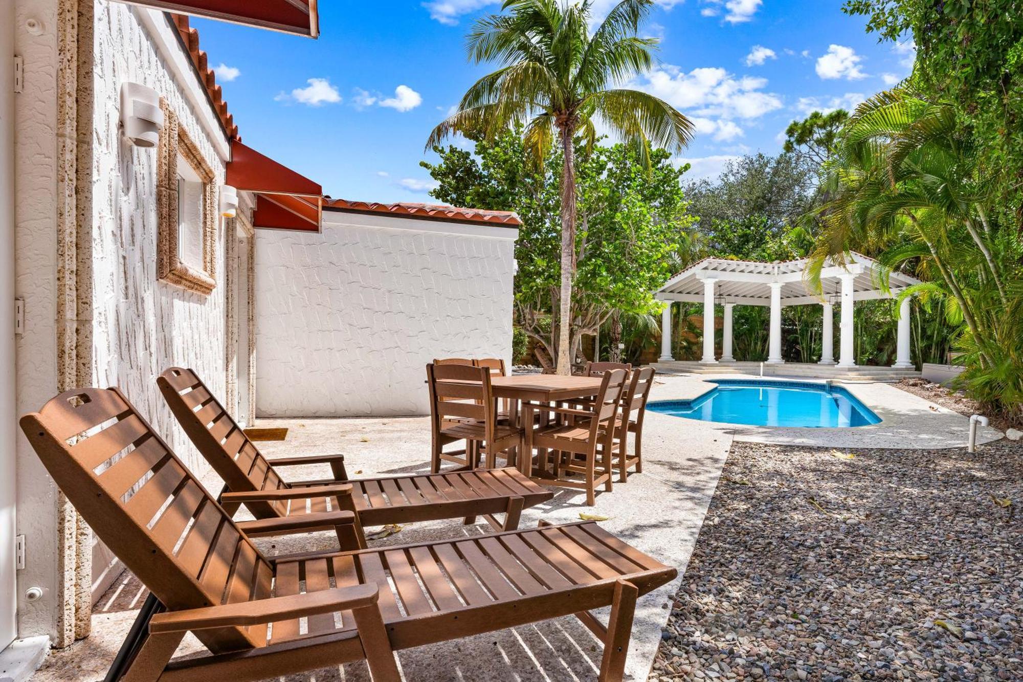 Crescent Beach Villas Siesta Key Exterior photo