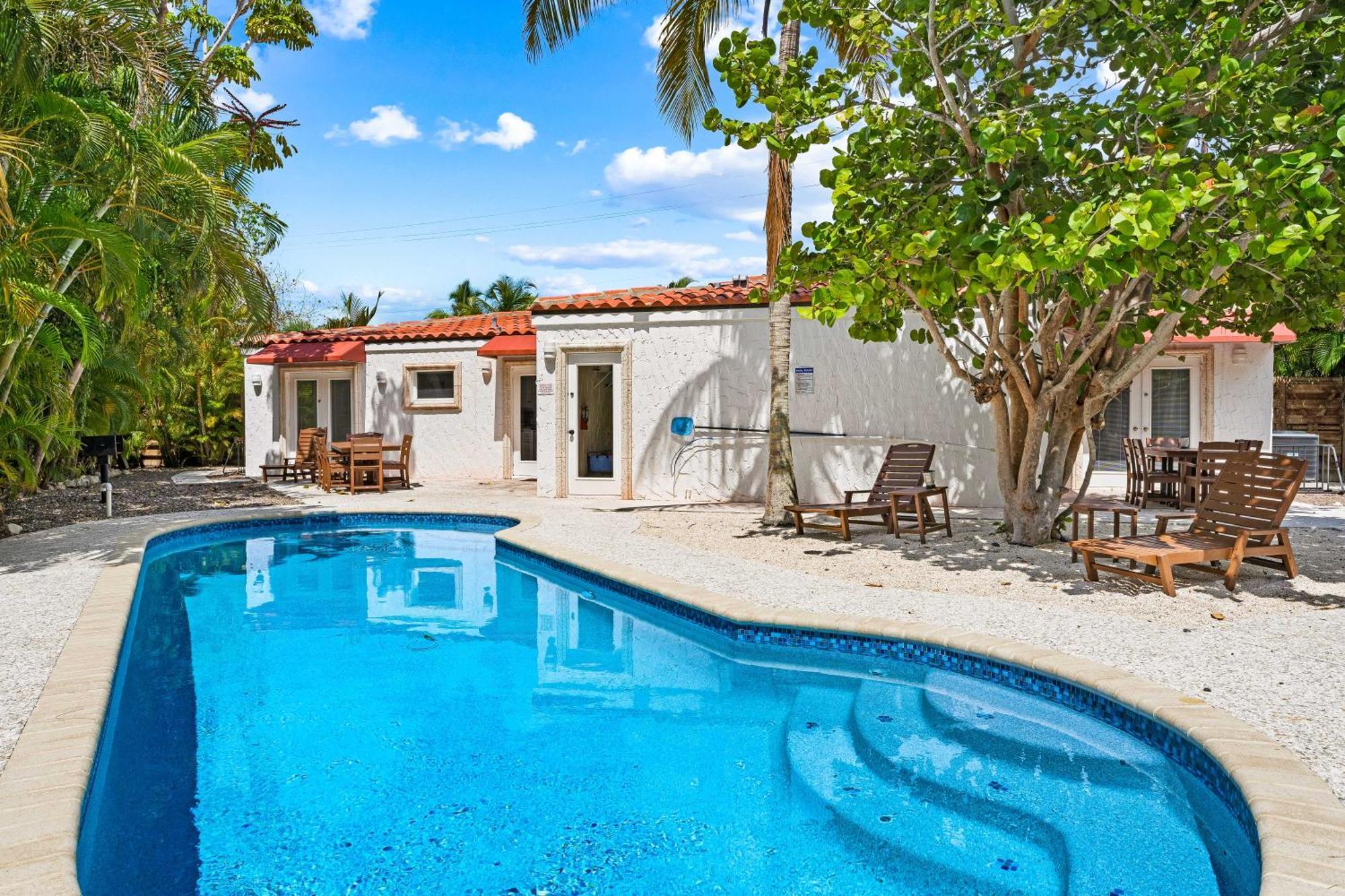 Crescent Beach Villas Siesta Key Exterior photo