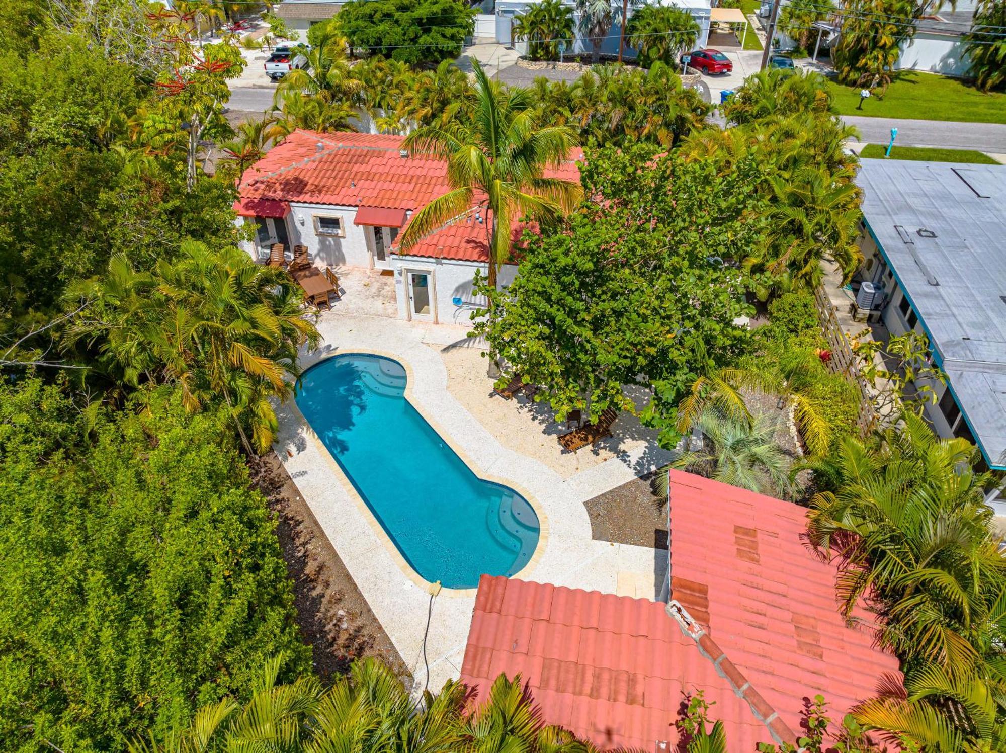 Crescent Beach Villas Siesta Key Exterior photo