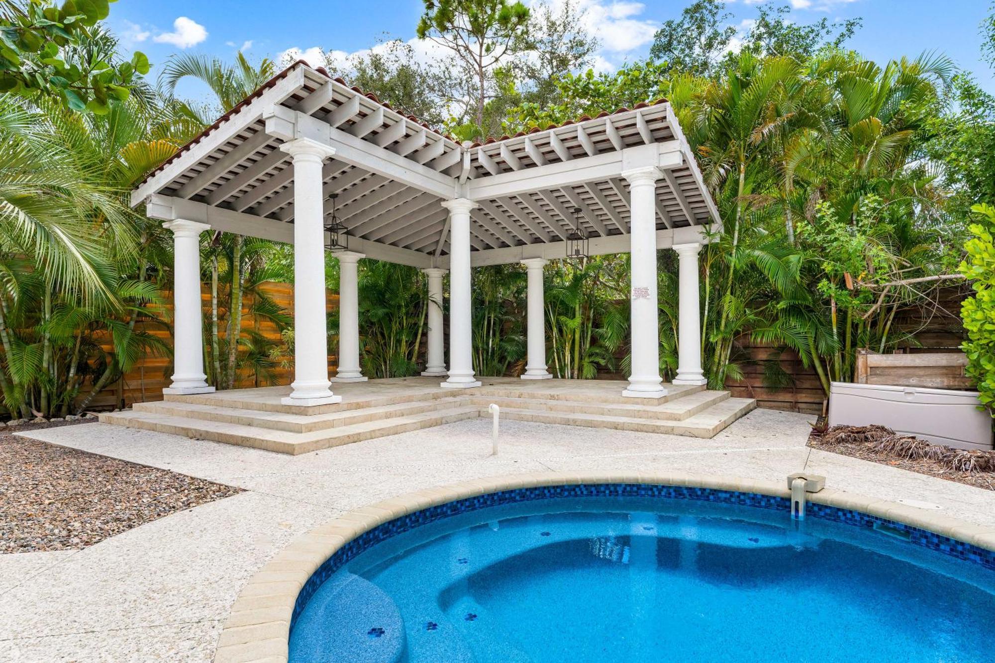 Crescent Beach Villas Siesta Key Exterior photo