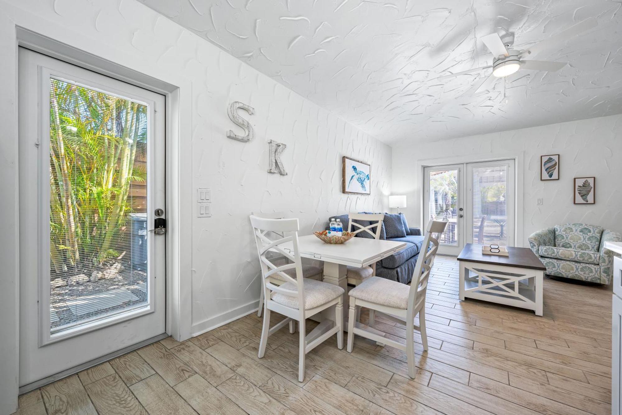 Crescent Beach Villas Siesta Key Exterior photo